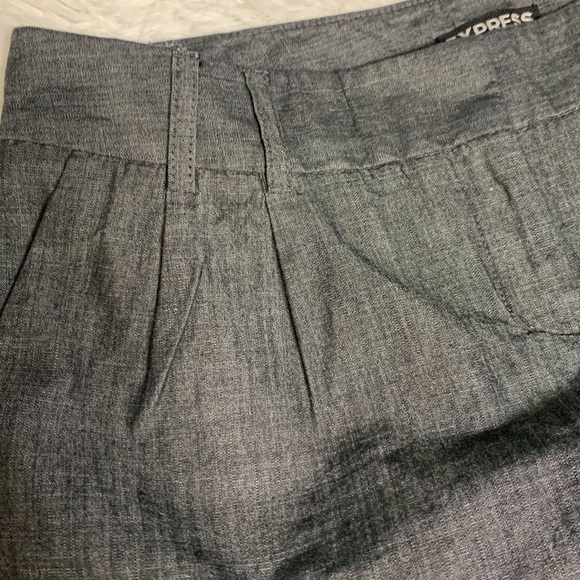 Express Pleat Front Black/ Grayish Shorts - Picture 4 of 12